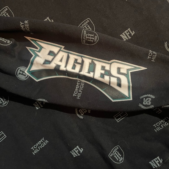 NWTs Tommy Hilfiger Philadelphia Eagles Crewneck sweatshirt - Picture 3 of 4